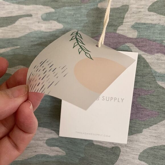 Thread & Supply L/S Crew Neck Med & Large only - Picture 4 of 9